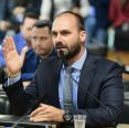 Câmara prepara "saída Brazão" para tirar mandato de Eduardo Bolsonaro