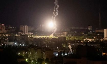 Rússia realiza maior ataque de drones em Kiev, dizem autoridades