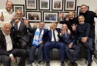 Em foto, Guardiola e cartolas do City provocam Real Madrid
