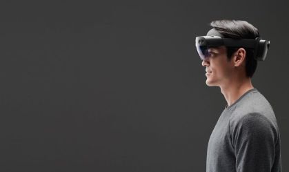 Óculos de realidade virtual permite teletransporte com holograma; entenda