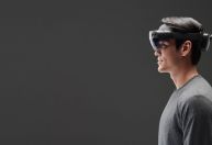 Óculos de realidade virtual permite teletransporte com holograma; entenda