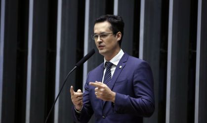 Deltan Dallagnol perde mandato, redução no preço dos combustíveis e mais de 17 de maio