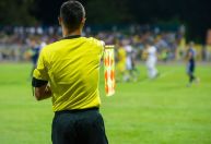 Entenda o que é impedimento no futebol