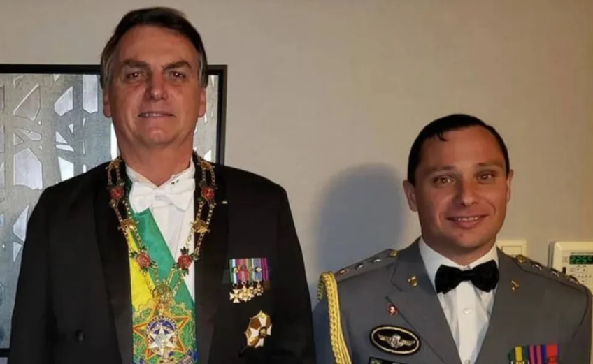 Jair Bolsonaro e Mauro Cesar Barbosa Cid. / Reprodução/redes sociais