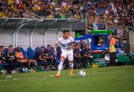 Coritiba atualiza estado de saúde do jogador Kaio César após desmaio em campo
