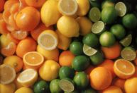 Composto presente no limão e na laranja ajuda a reduzir ganho de peso, diz estudo