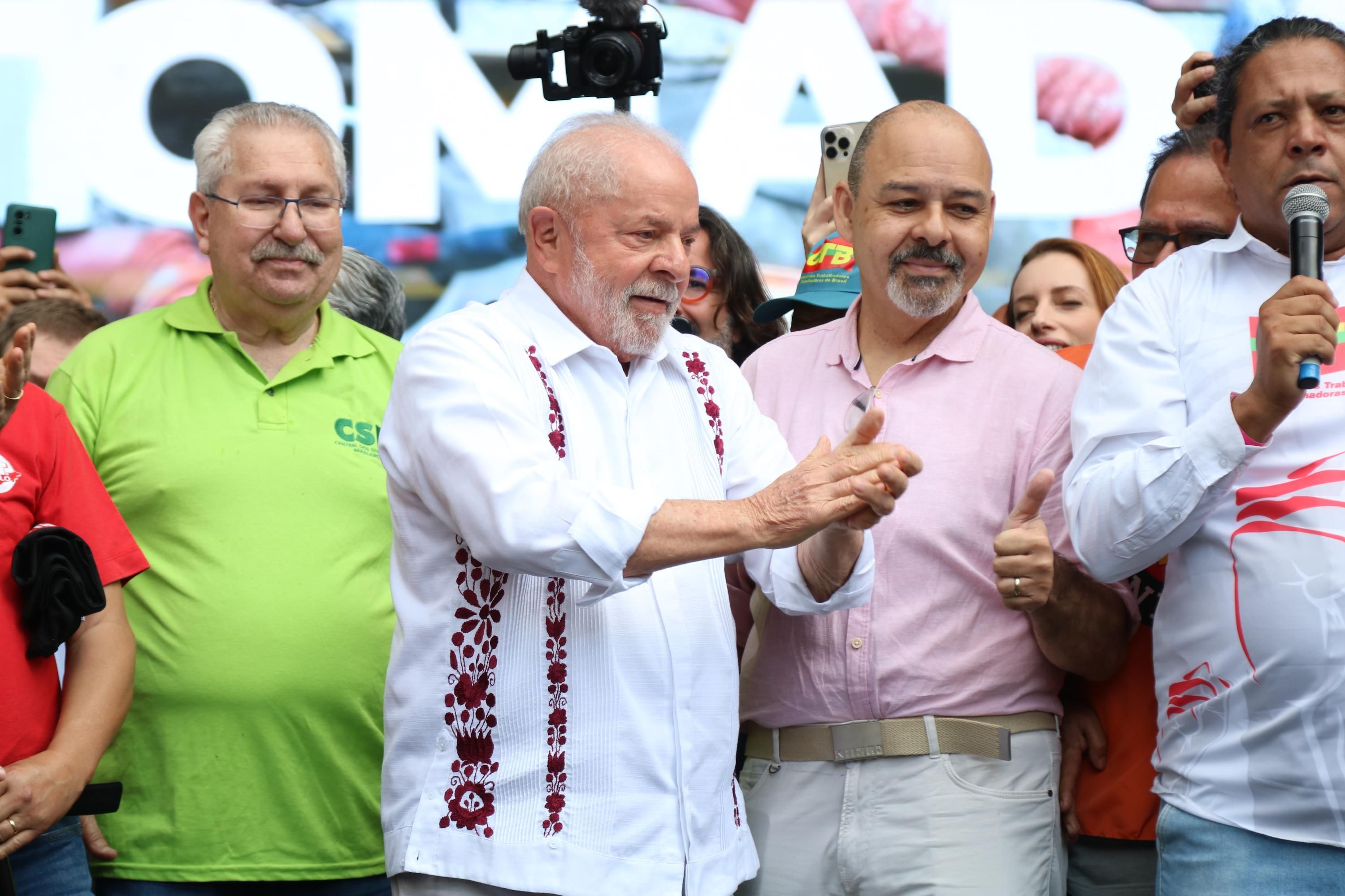 SP - LULA-DIA-TRABALHADOR-VALE-ANHANGABAÚ - GERAL - O presidente Lula comparece ao Vale do Anhangabaú em São Paulo (SP), nesta segunda-feira (1), para comemoração do Dia dos Trabalhadores. 01/05/2023