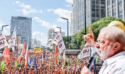 Lula vai receber centrais sindicais nesta terça-feira (29)