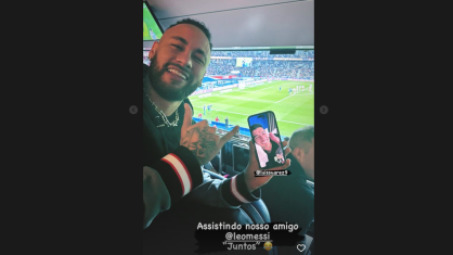 Neymar faz videochamada com Suárez no Parque dos Príncipes