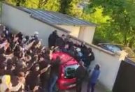Paris Saint-Germain condena protestos dos torcedores contra Neymar e Messi