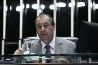 Quaest: Omar Aziz lidera cenários de 1º e 2º turno ao governo do Amazonas