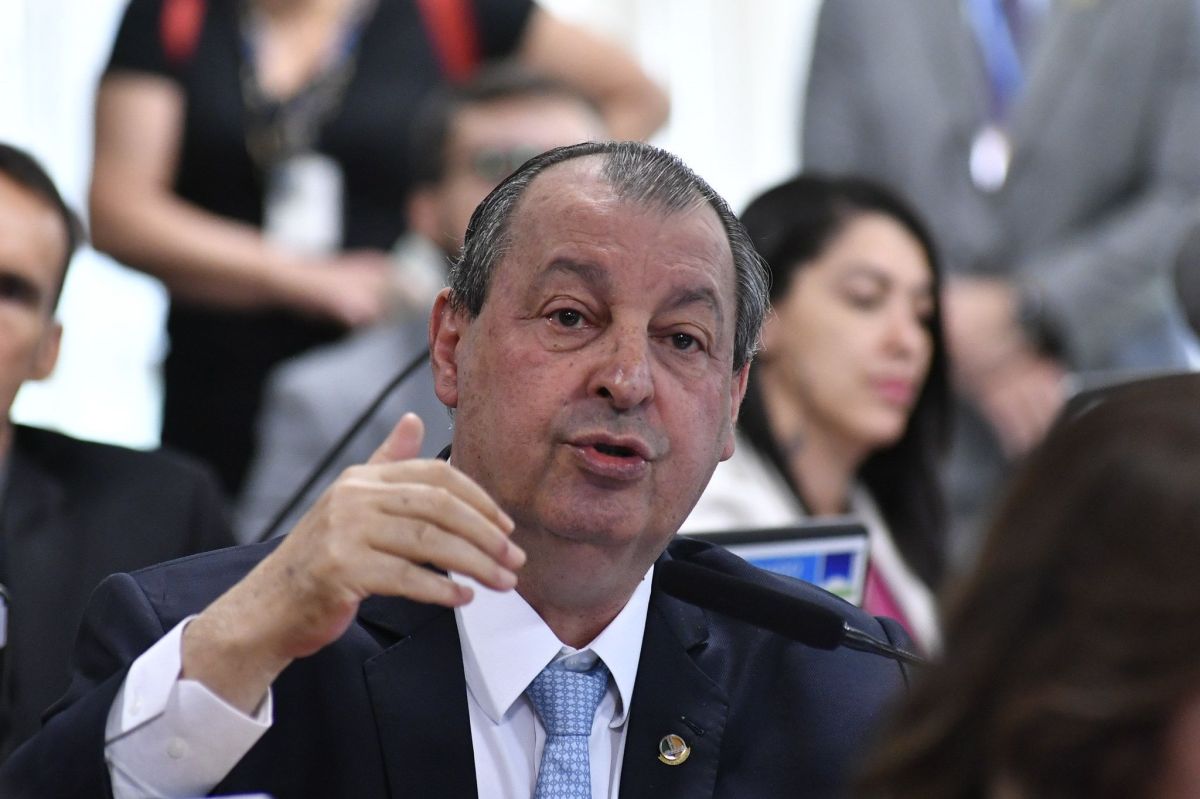 Relator da PEC 6×1 planeja votar proposta amanhã no plenário do Senado