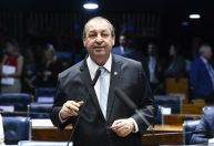 Governo quer controlar CPMI do INSS e aposta em Omar Aziz na presidência