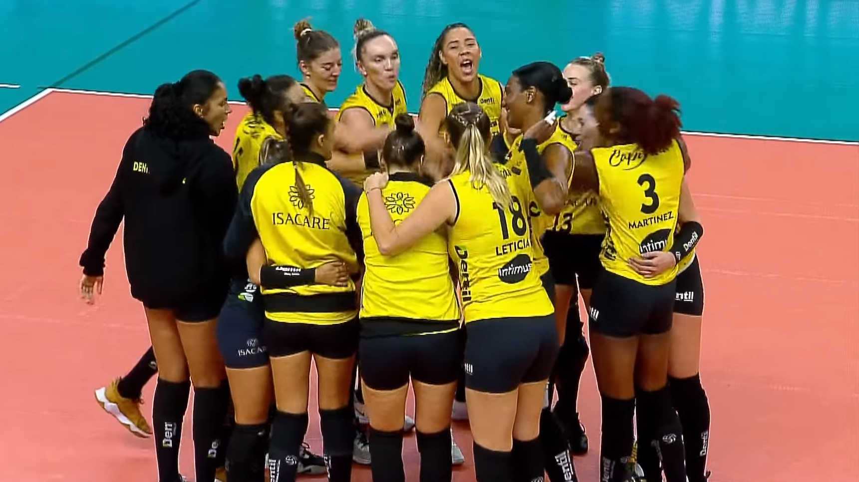 Jogadoras do Praia Clube comemoram vaga na decisão do Sul-Americano