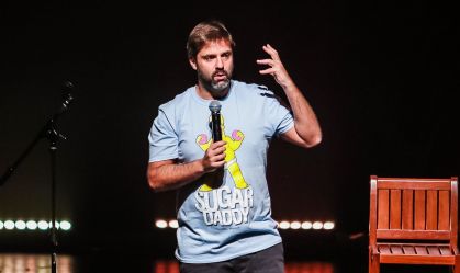 Humorista Fábio Rabin tem agenda de shows em São Paulo e Itu