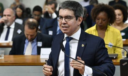 “Horizonte do déficit zero depende mais do Congresso que do governo”, diz Randolfe