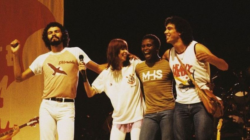 Rita Lee dividiu palco com líderes da Democracia Corinthiana em 1982 • Divulgação