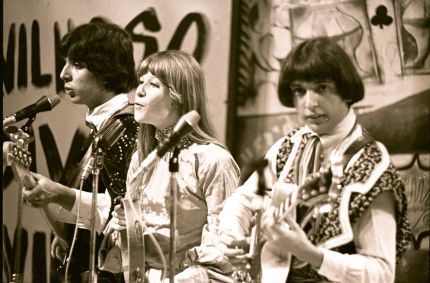 Os Mutantes formado por Arnaldo Baptista (e), Rita Lee e Sergio Dias (d).