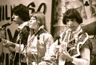 Arnaldo Baptista se manifesta sobre morte de Rita Lee; relembre a saída conturbada da cantora dos Mutantes