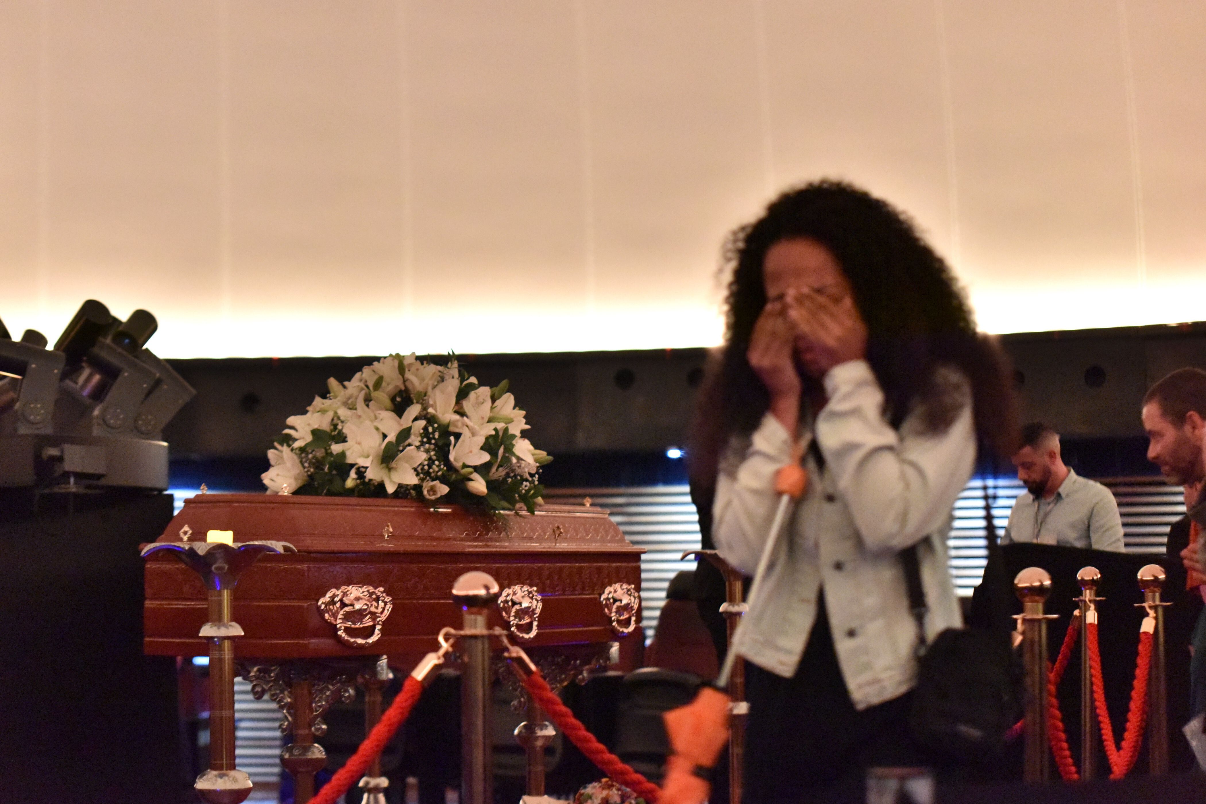 Emoção toma conta de fãs no velório de Rita Lee / Roberto Casimiro/Fotoarena/Estadão Conteúdo