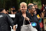 Como “previu” Rita Lee, velório reúne fãs e artistas em despedida da rainha do rock em SP