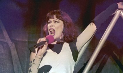 A cantora Rita Lee durante show no Hollywood Rock realizado no estádio do Maracanã, no Rio de Janeiro, em 1995.