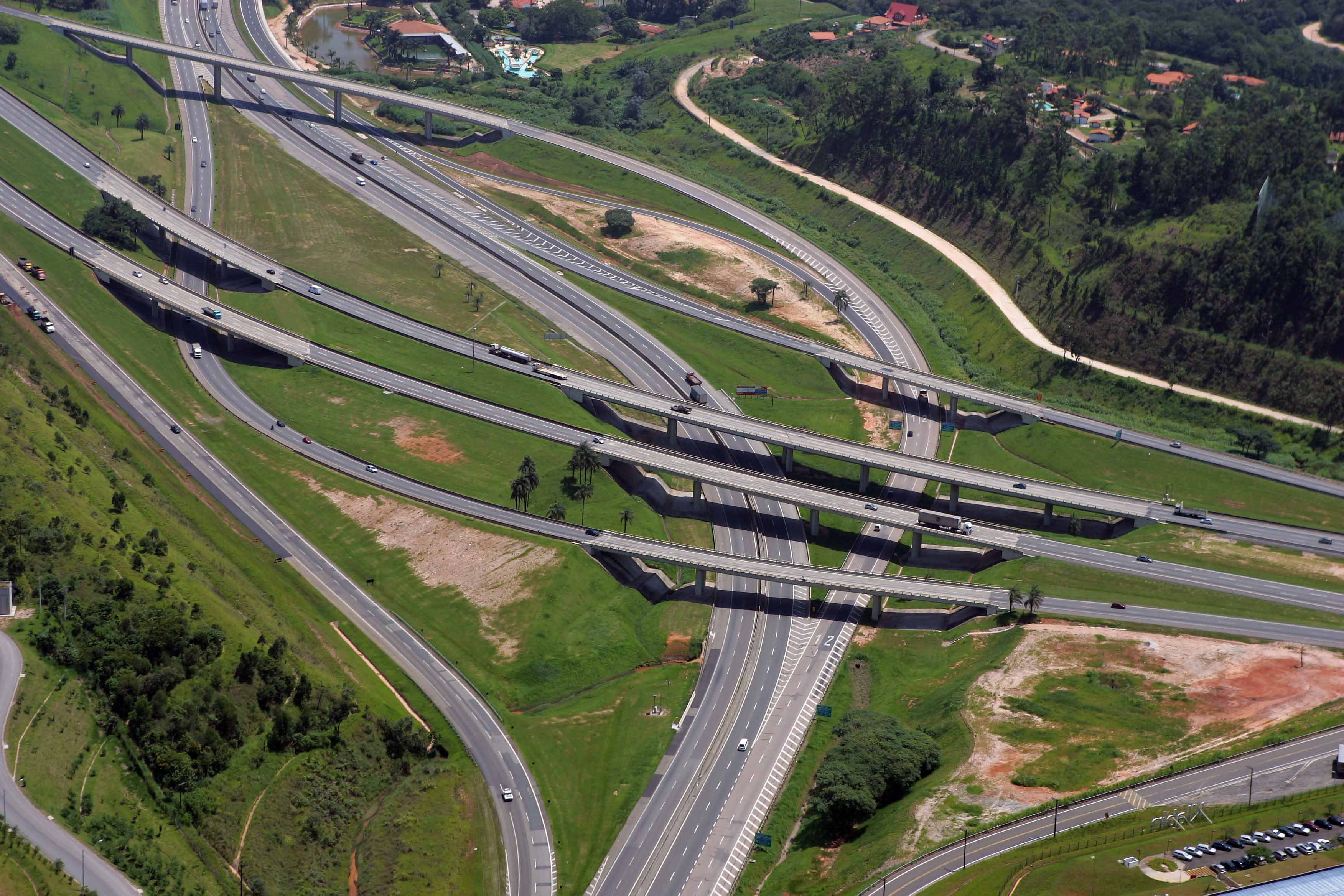 Governo avança com oito otimizações de concessões rodoviárias, que podem render bilhões