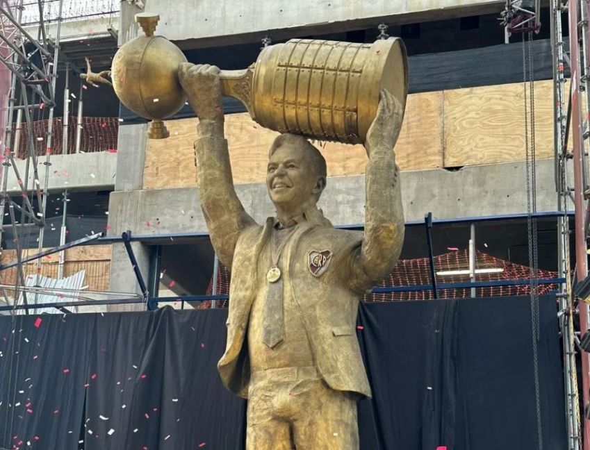 Estátua de Gallardo agitou as redes sociais / Reprodução/River Plate