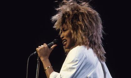 Tina Turner se apresenta em show, em Nova York, por volta de 1989