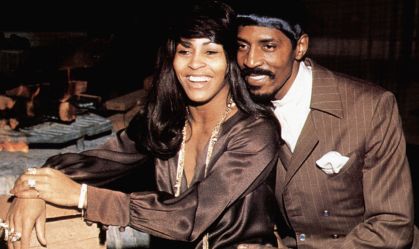Como Tina Turner superou marido violento para se tornar a rainha do rock