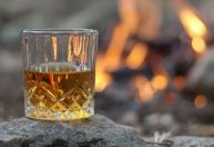 Premiê francês diz que tarifa da UE sobre whisky americano foi um equívoco