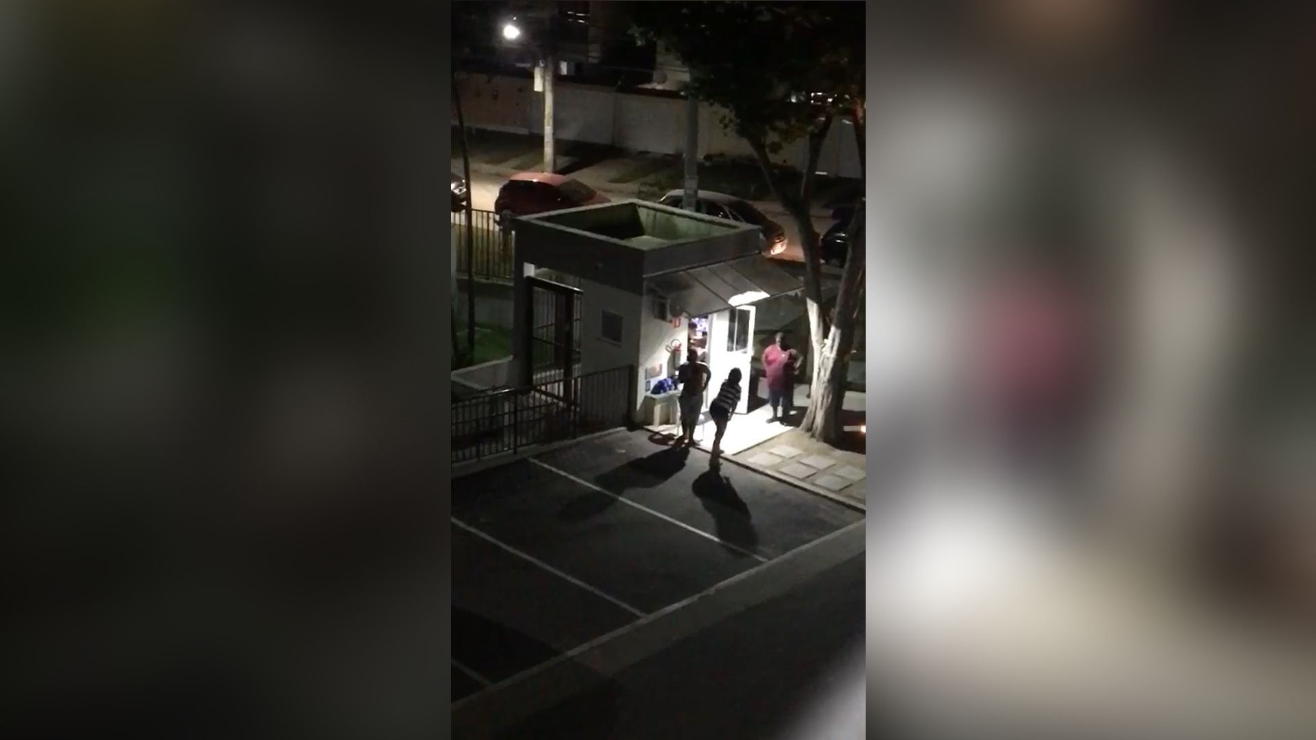 Moradora é presa por agressão e injúria racial contra porteiros de condomínio no Rio de Janeiro