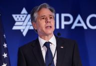 Expansão de assentamentos é obstáculo para a paz, diz Blinken em evento de lobby pró-Israel