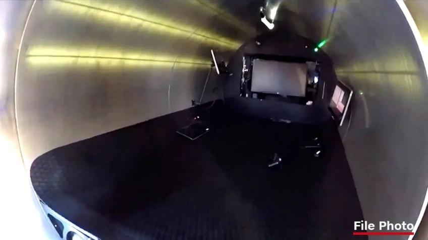 Interior do submersível Titan da OceanGate, visto em 2018 / CNN/Komo