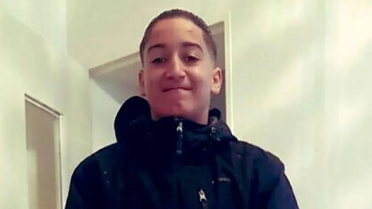 O menino de 17 anos baleado na França foi identificado por advogados que representam sua família como "Naël M." / Reprodução/Twitter