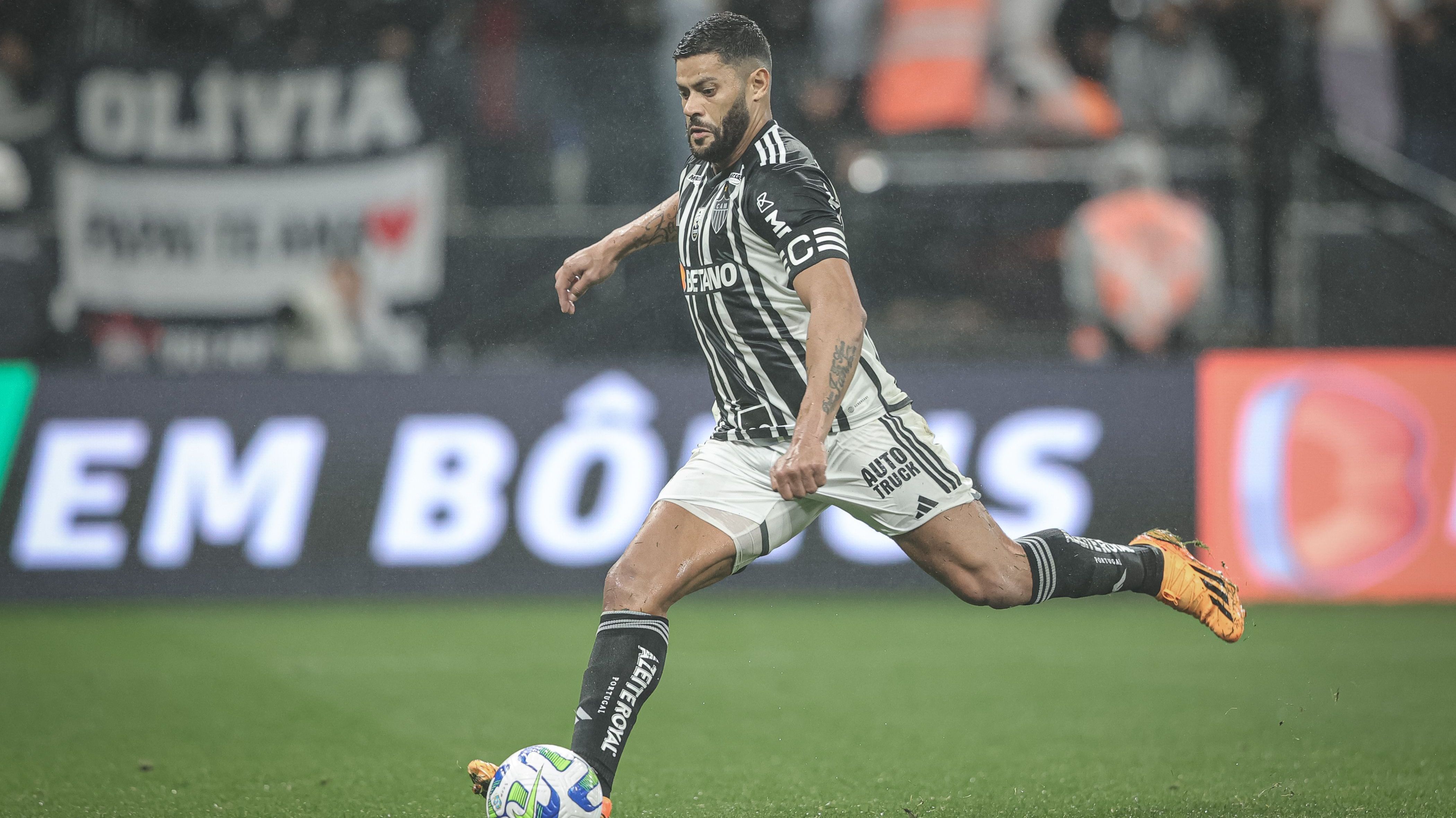 Hulk perde pênalti contra o Corinthians pela Copa do Brasil