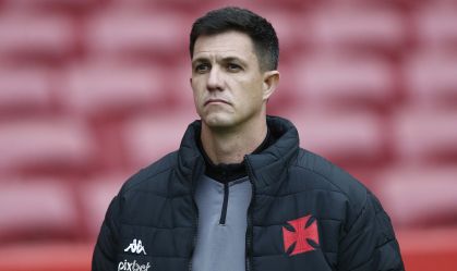 Vasco demite técnico Maurício Barbieri após derrota para o Goiás