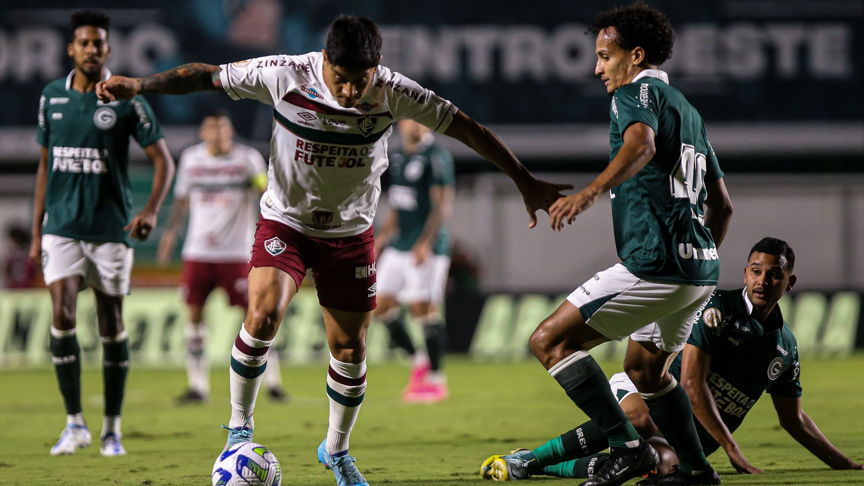 Goiás e Fluminense ficaram no empate em Goiânia