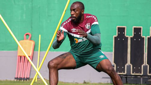 Manoel, zagueiro do Fluminense, em treino no CT Carlos Castilho