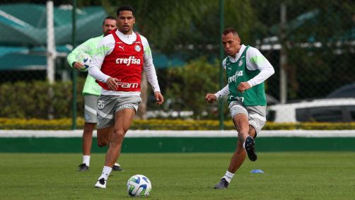 Zagueiro Murilo no treino deste domingo