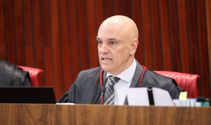 “Justiça é cega, mas não é tola”, diz Moraes ao votar por inelegibilidade de Bolsonaro
