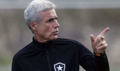 Luís Castro surge como opção no Atlético-MG para vaga de Milito
