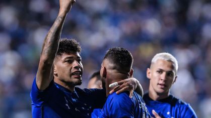 Jogadores do Cruzeiro comemoram vitória diante do São Paulo