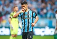 Suárez em Barcelona? Jornal aponta possível retorno do craque à Espanha
