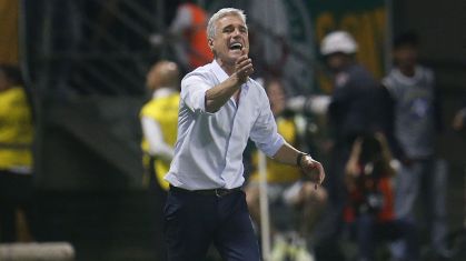 Luís Castro na vitória sobre o Palmeiras, em São Paulo