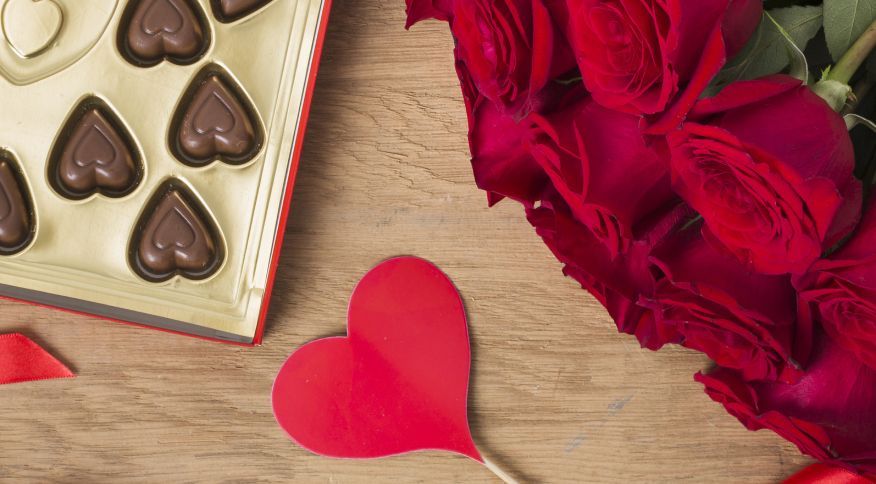 Rosas vermelhas para o banho  • Freepik