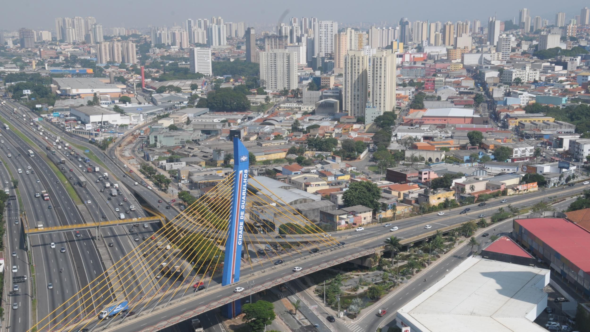 Viaduto cidade de Guarulhos