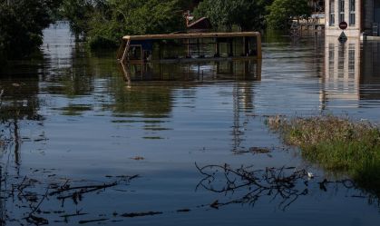China está "seriamente preocupada" com colapso de barragem, diz porta-voz