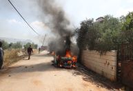 Colonos israelenses invadem vila, matam palestino e ferem mais 12 na Cisjordânia