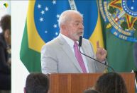 Presidente do Banco Central deve explicações por juros altos ao povo brasileiro, diz Lula em live